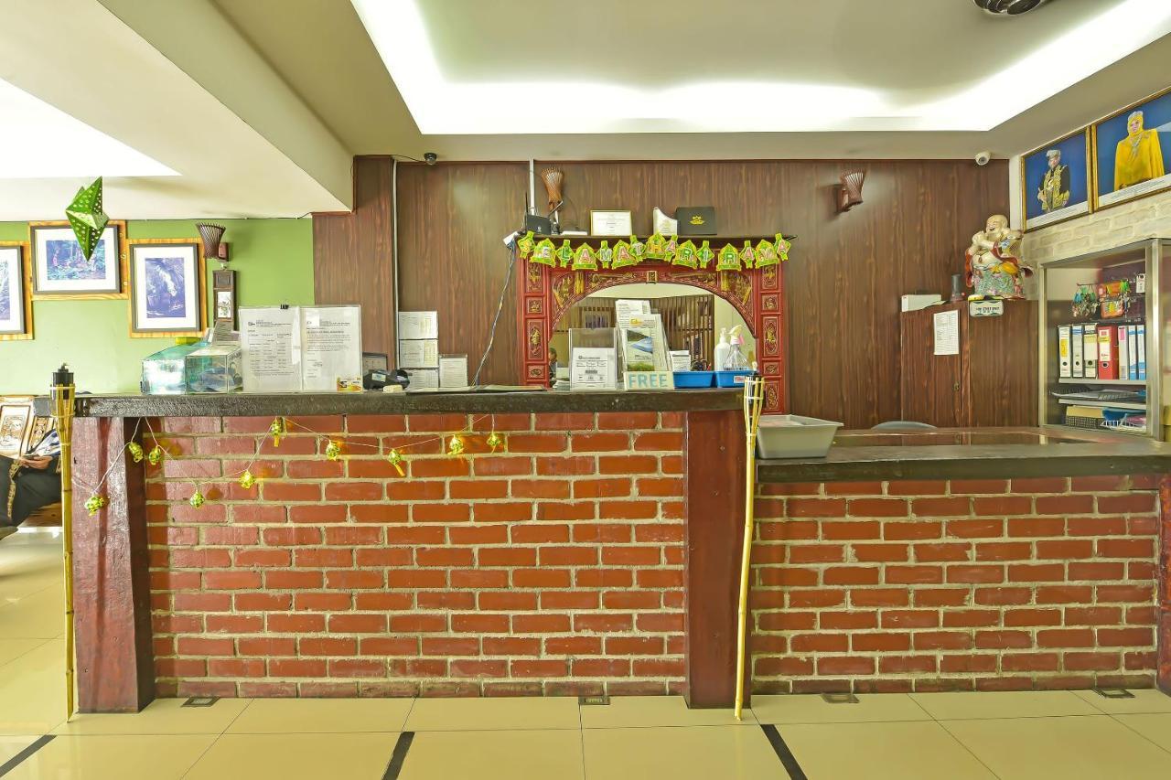 Capital O 90754 Gopeng Inn Ипох Екстериор снимка