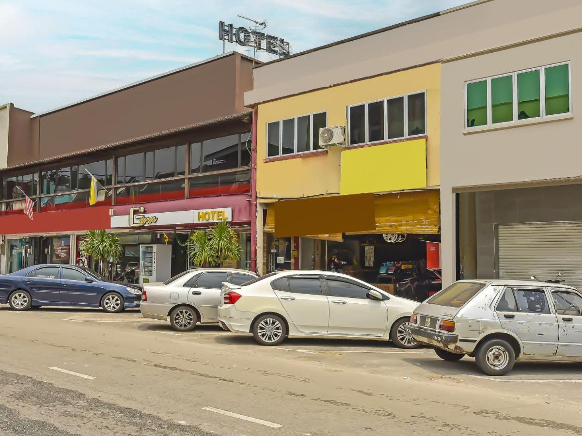 Capital O 90754 Gopeng Inn Ипох Екстериор снимка