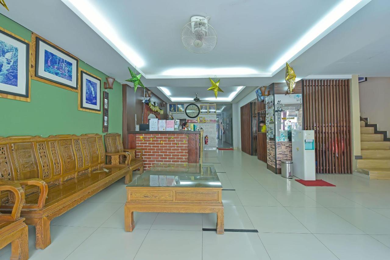 Capital O 90754 Gopeng Inn Ипох Екстериор снимка