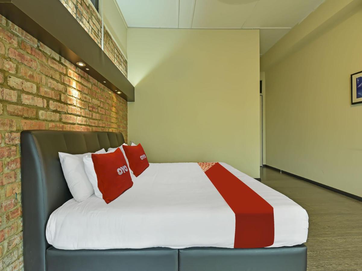 Capital O 90754 Gopeng Inn Ипох Екстериор снимка