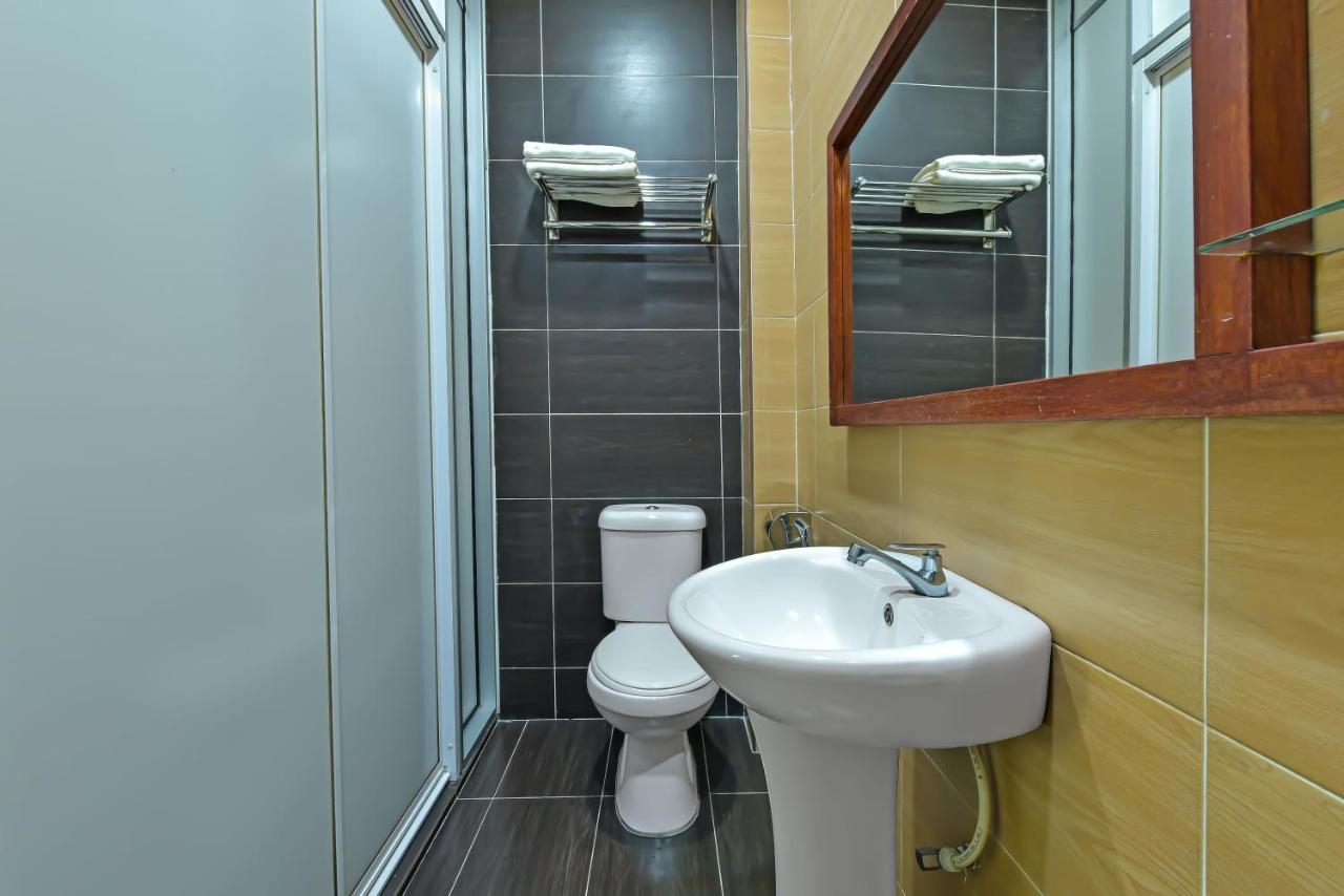 Capital O 90754 Gopeng Inn Ипох Екстериор снимка