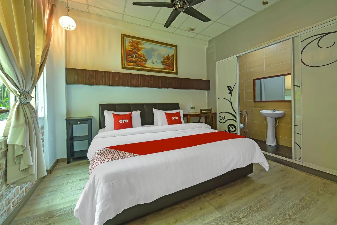 Capital O 90754 Gopeng Inn Ипох Екстериор снимка