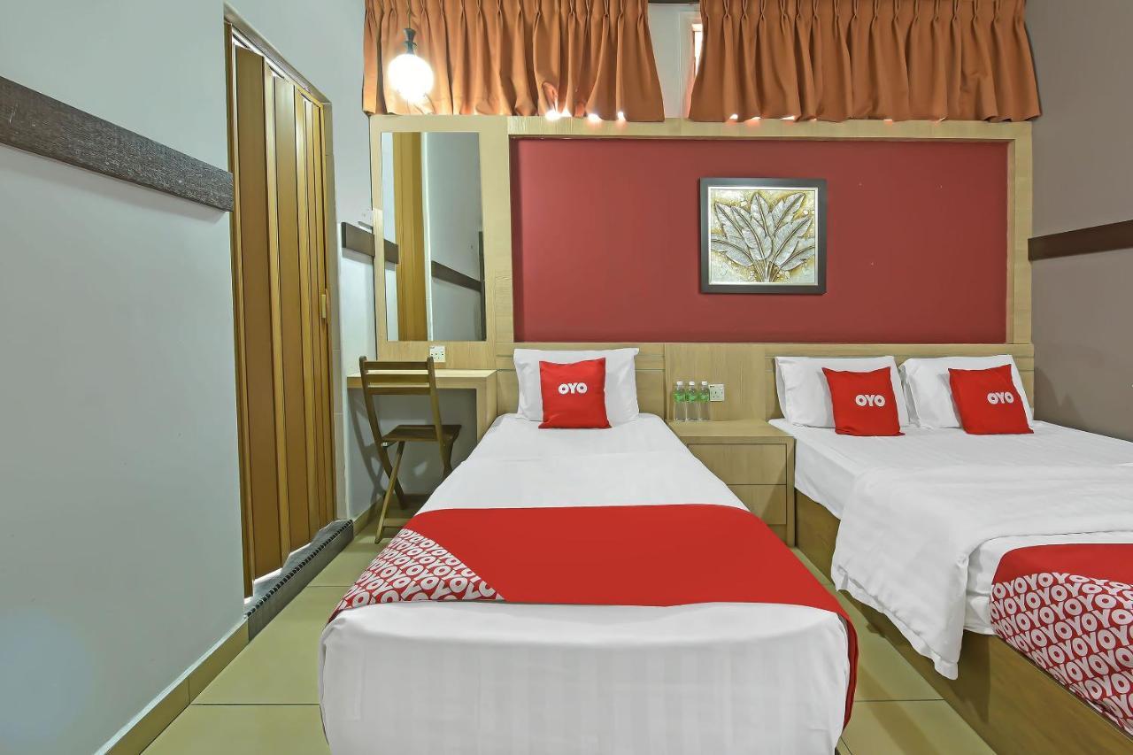 Capital O 90754 Gopeng Inn Ипох Екстериор снимка
