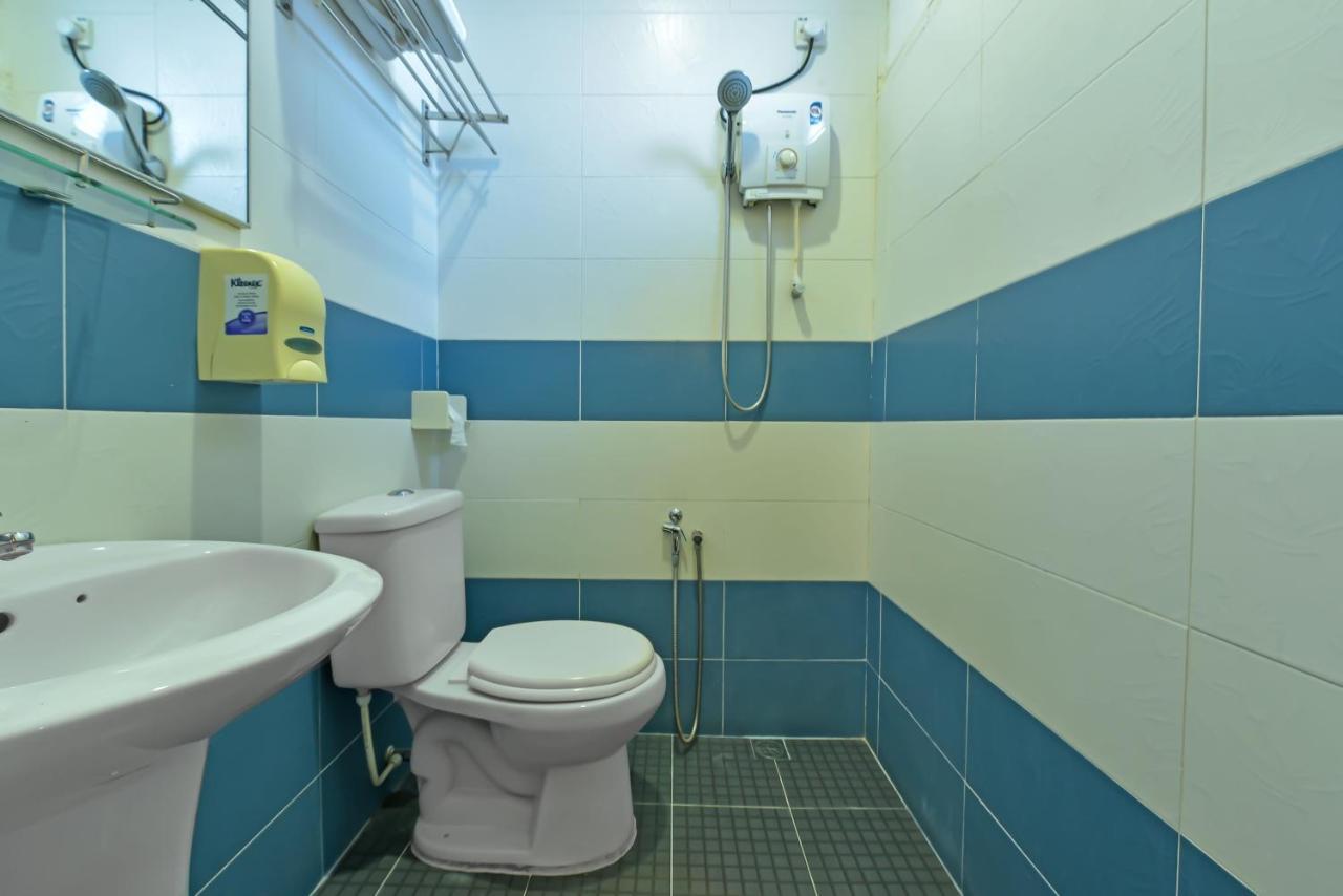 Capital O 90754 Gopeng Inn Ипох Екстериор снимка