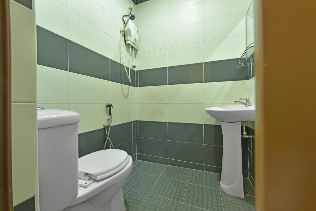 Capital O 90754 Gopeng Inn Ипох Екстериор снимка
