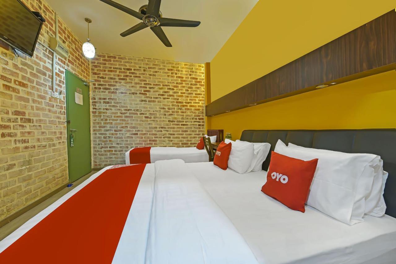 Capital O 90754 Gopeng Inn Ипох Екстериор снимка