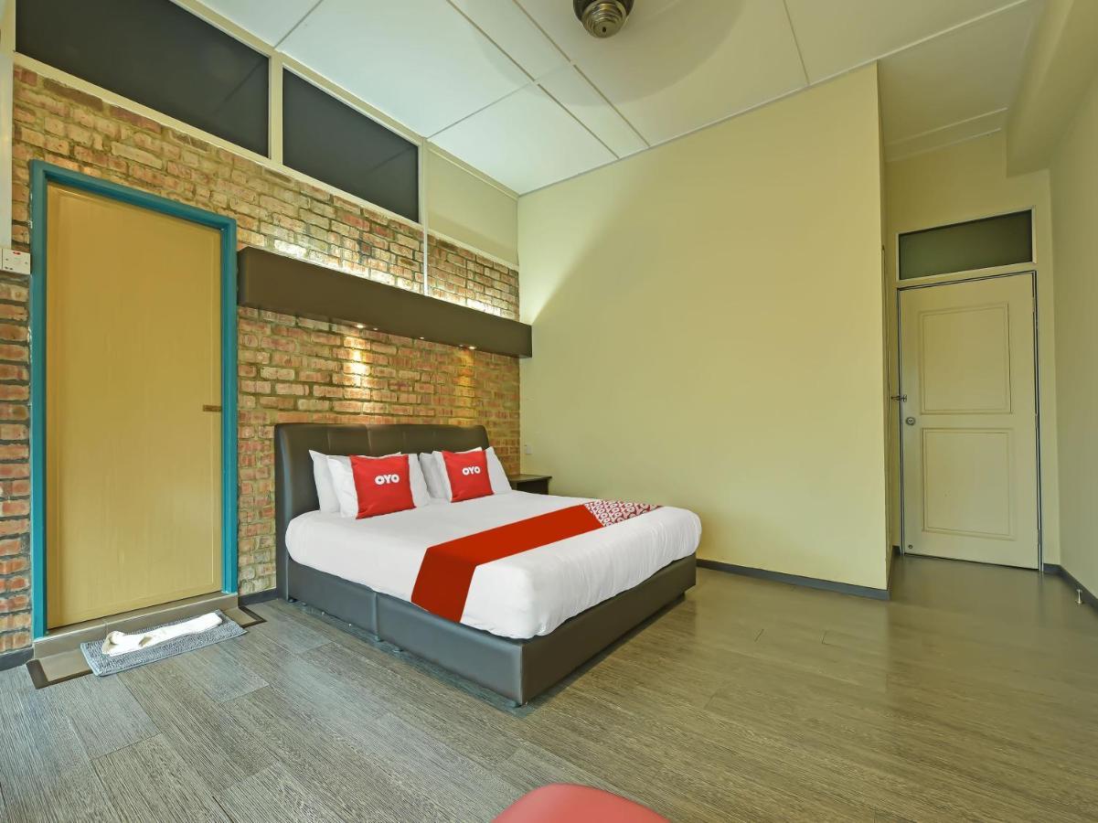 Capital O 90754 Gopeng Inn Ипох Екстериор снимка