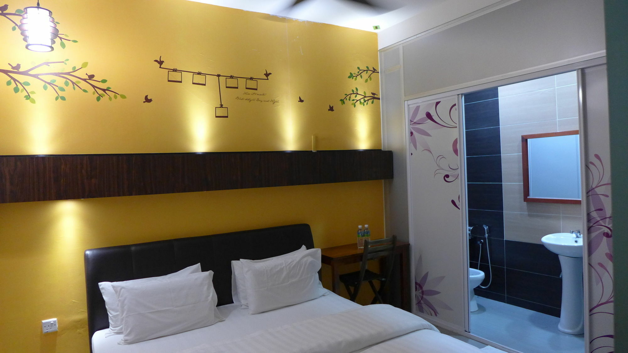 Capital O 90754 Gopeng Inn Ипох Екстериор снимка